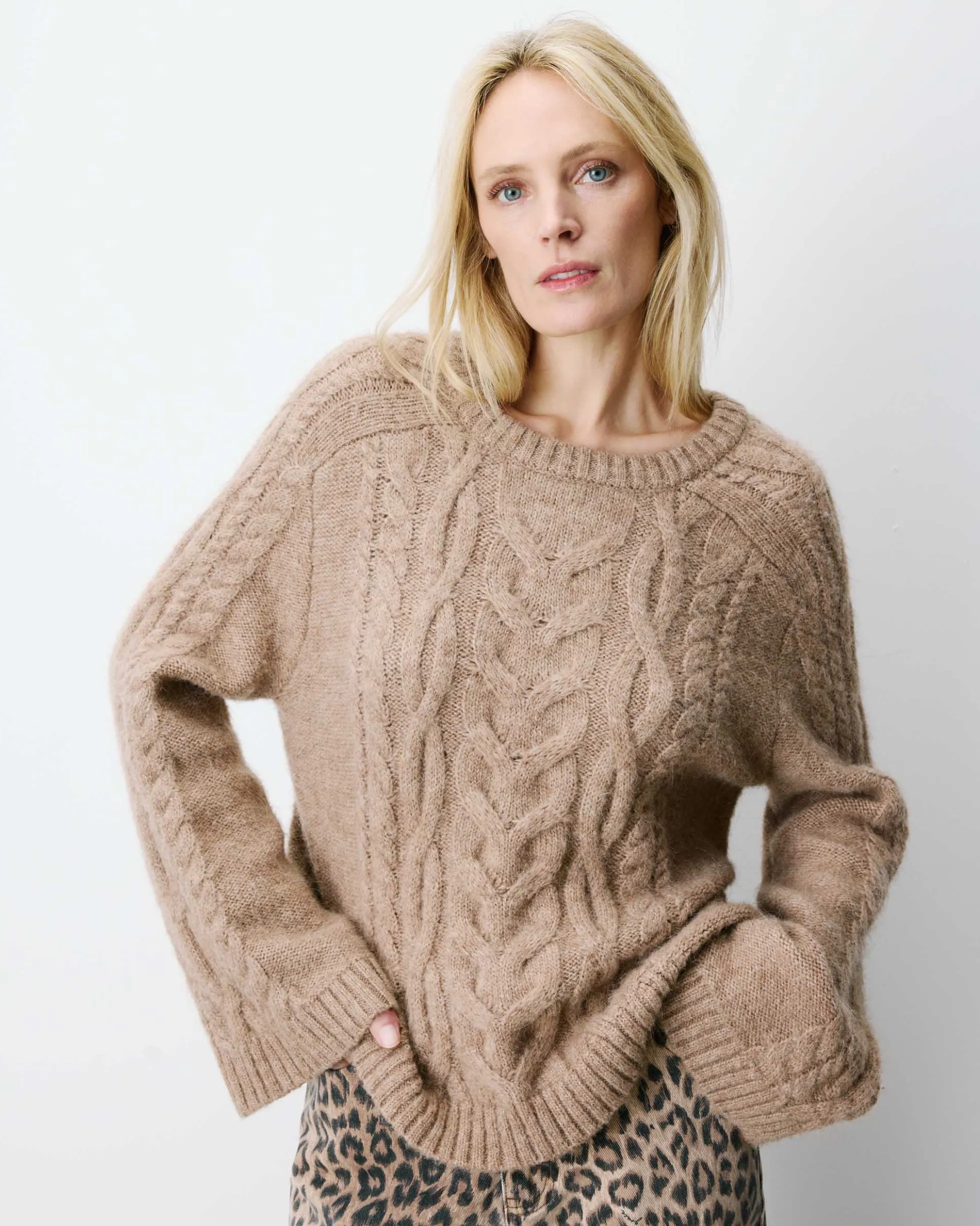 Pull torsadé à nouer au dos beige Arcelin