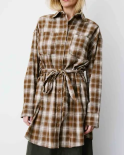 Robe chemise courte à carreaux ceinturée coffee Amaya