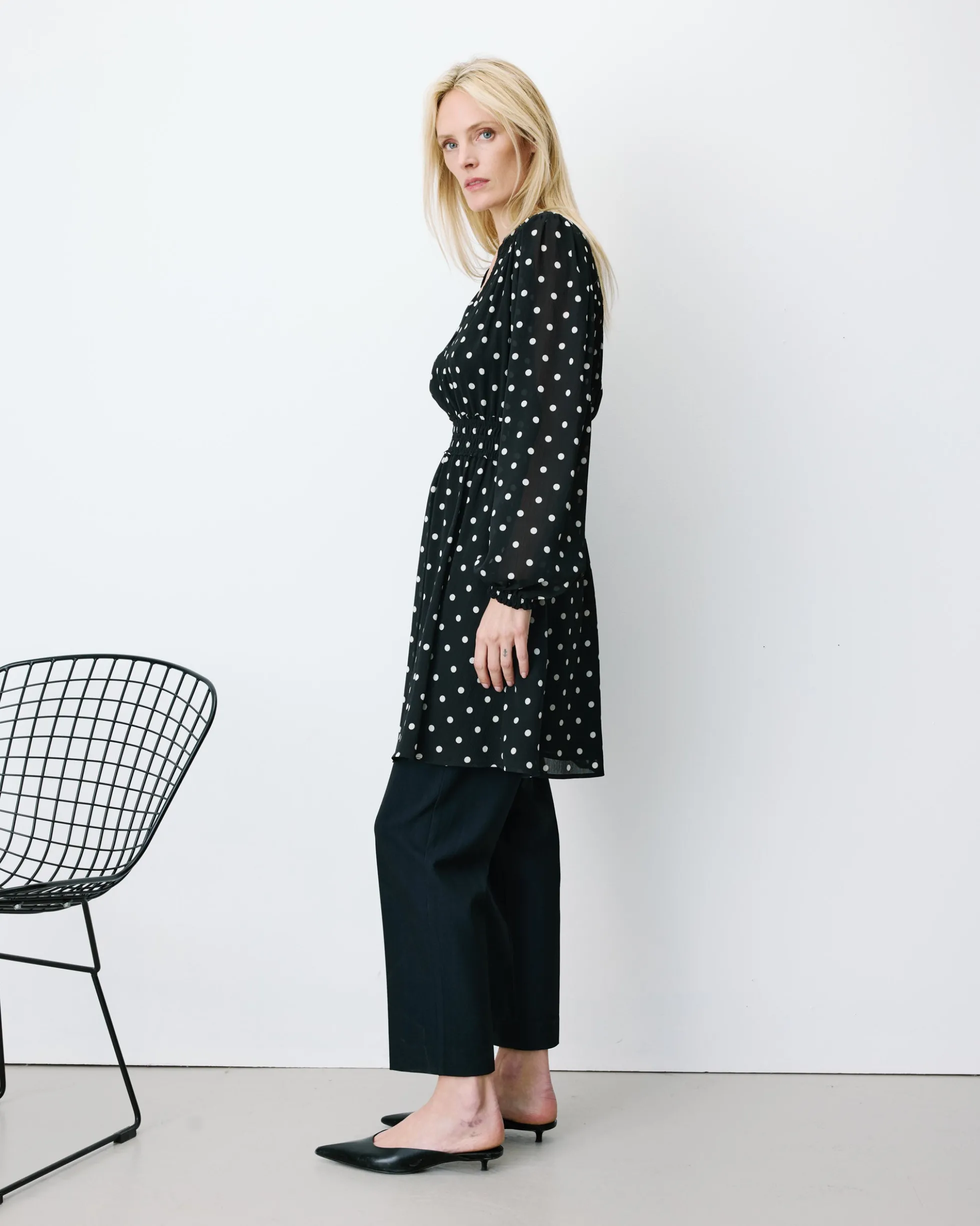 Robe courte fluide manches longues bouffantes pois Ailona