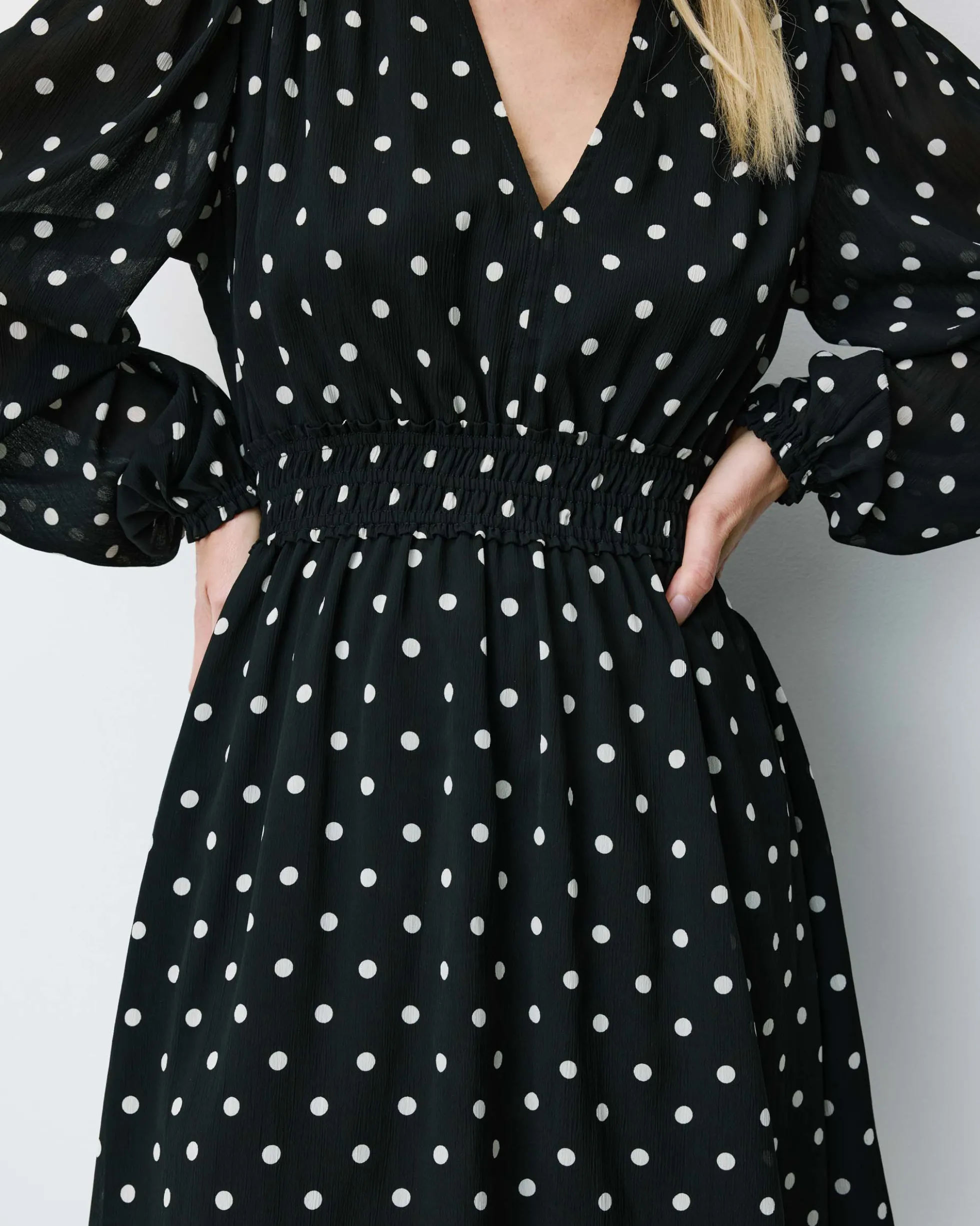Robe courte fluide manches longues bouffantes pois Ailona