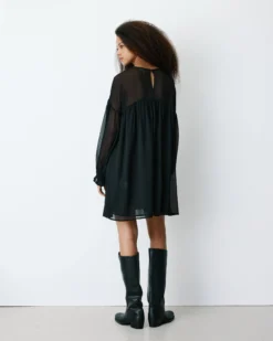 Robe courte oversize col transparent noir Belya