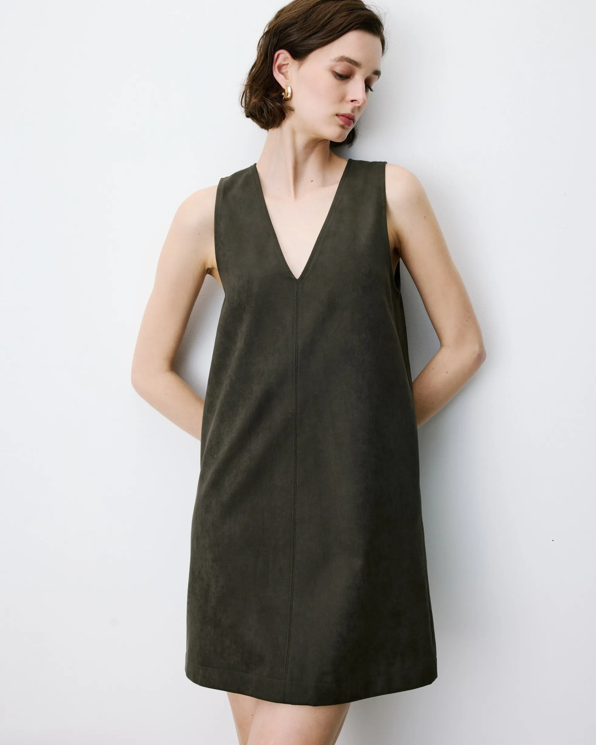 Robe courte sans manches en suédine kaki Anaya