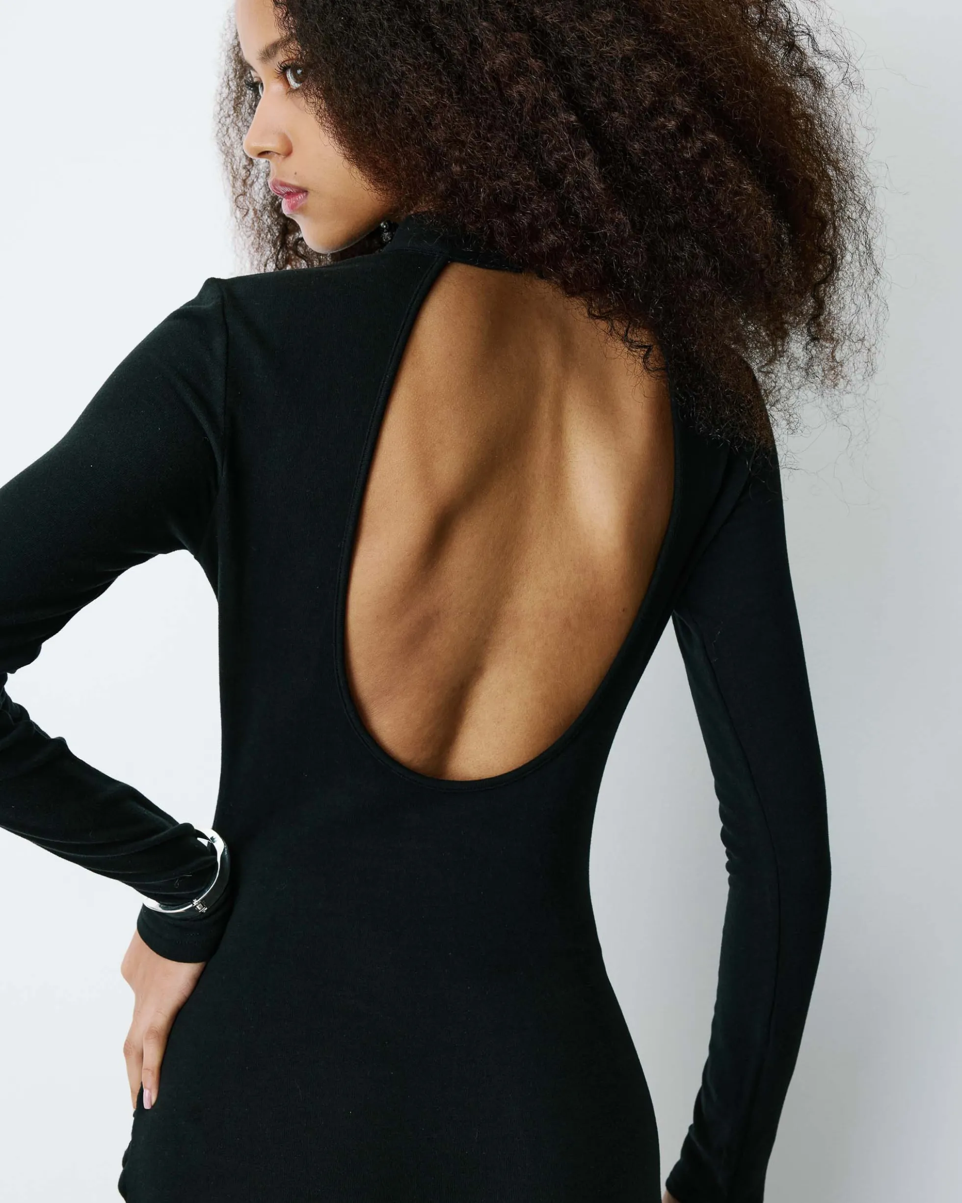 Robe longue ajustée dos nu à nœud devant noir Britney