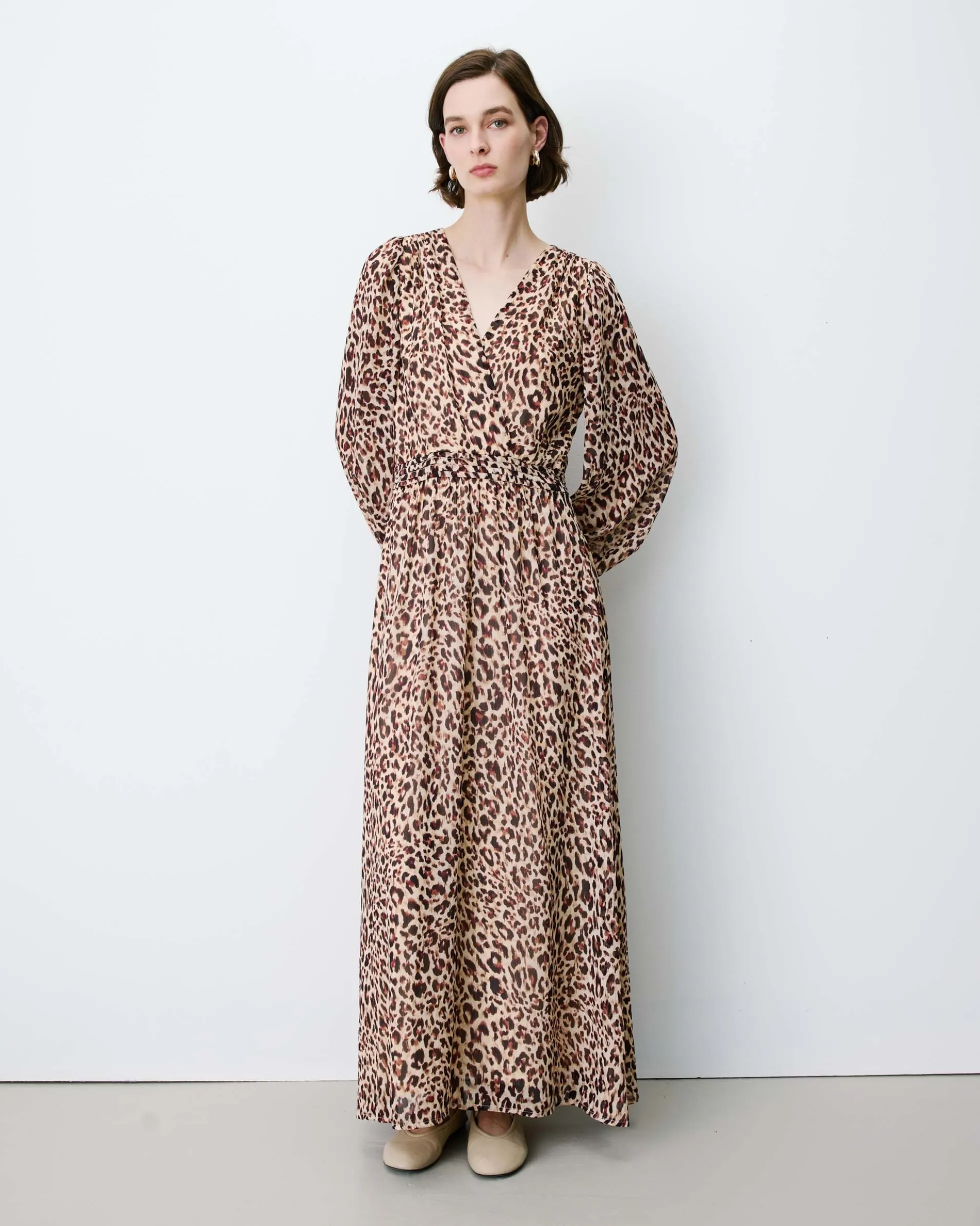 Robe longue col V manches longues imprimée leo Alice