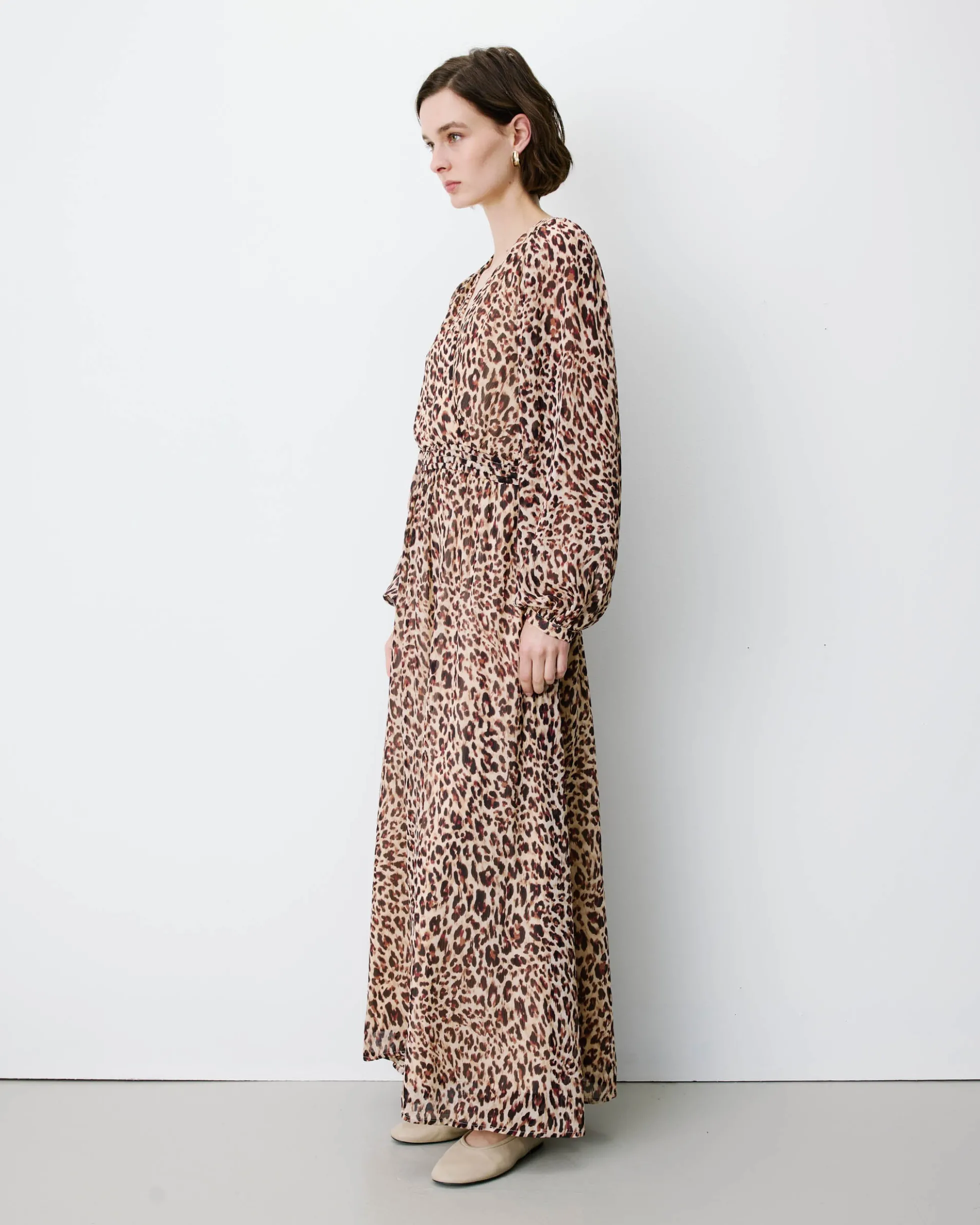 Robe longue col V manches longues imprimée leo Alice