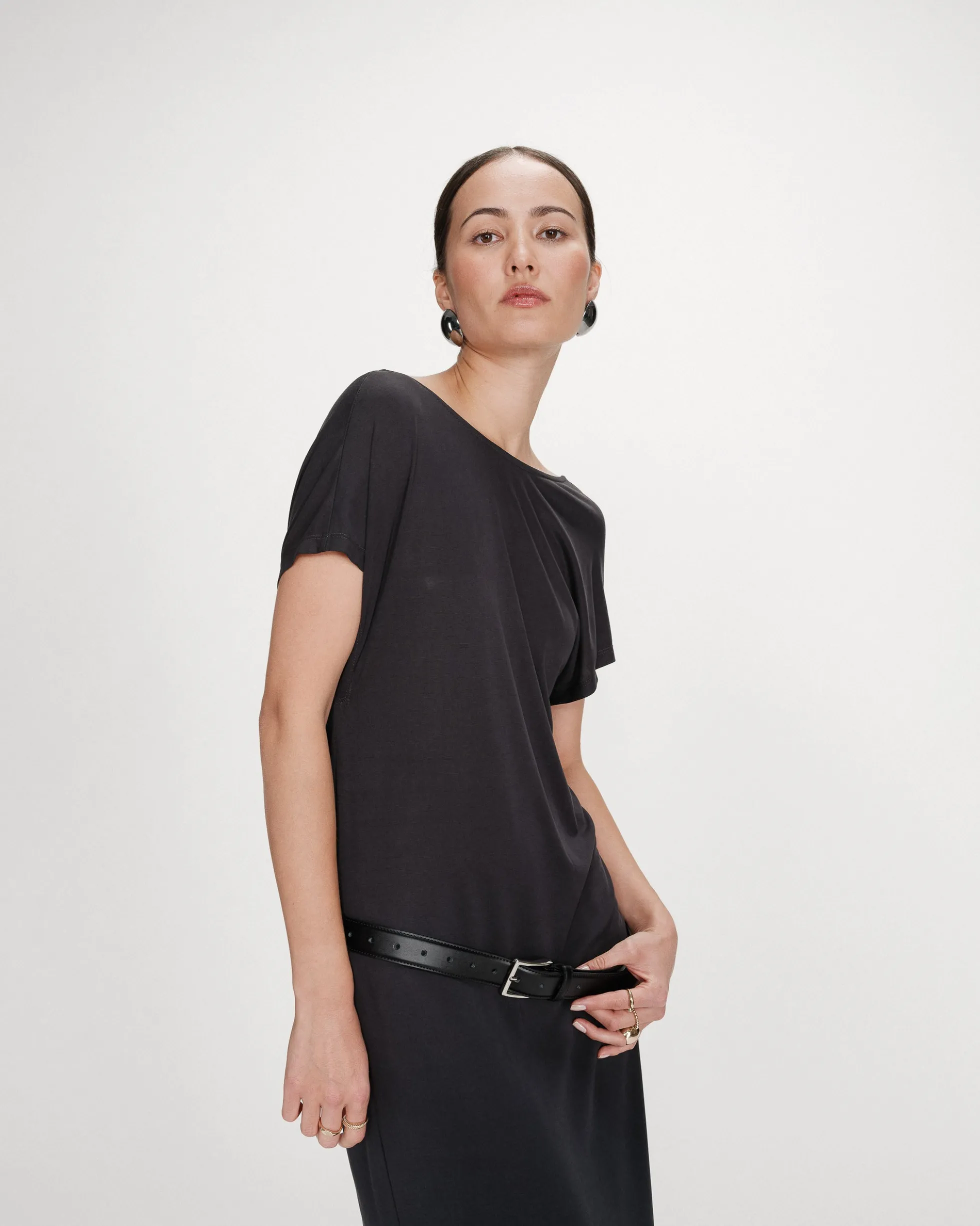 Robe longue légère en modal manches courtes carbone Peace