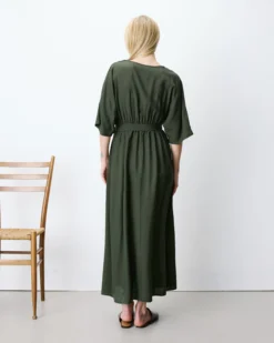 Robe longue évasée col V croisé kaki Amelia