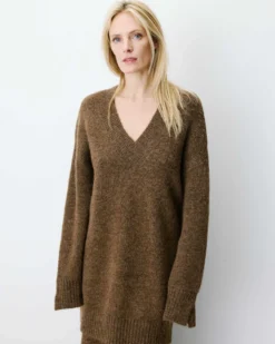 Robe pull courte oversize col V chocolat Airina