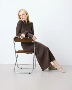 Robe pull longue col montant chocolat Alexandra