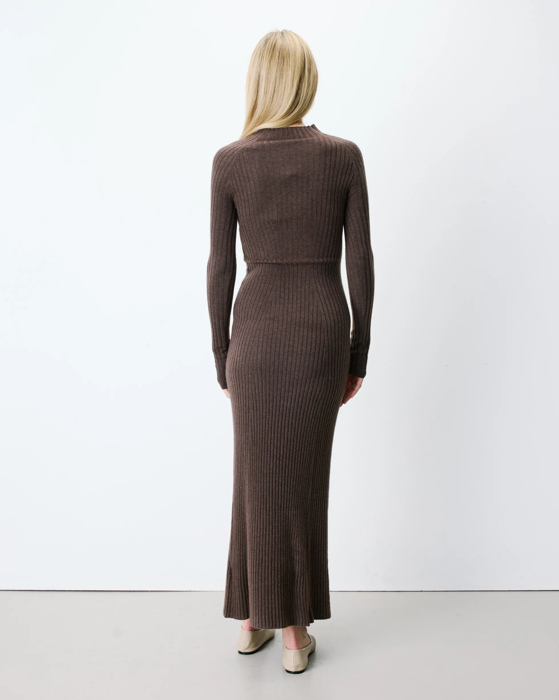 Robe pull longue col montant chocolat Alexandra