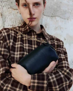 Sac baguette en cuir souple noir Le chouchou