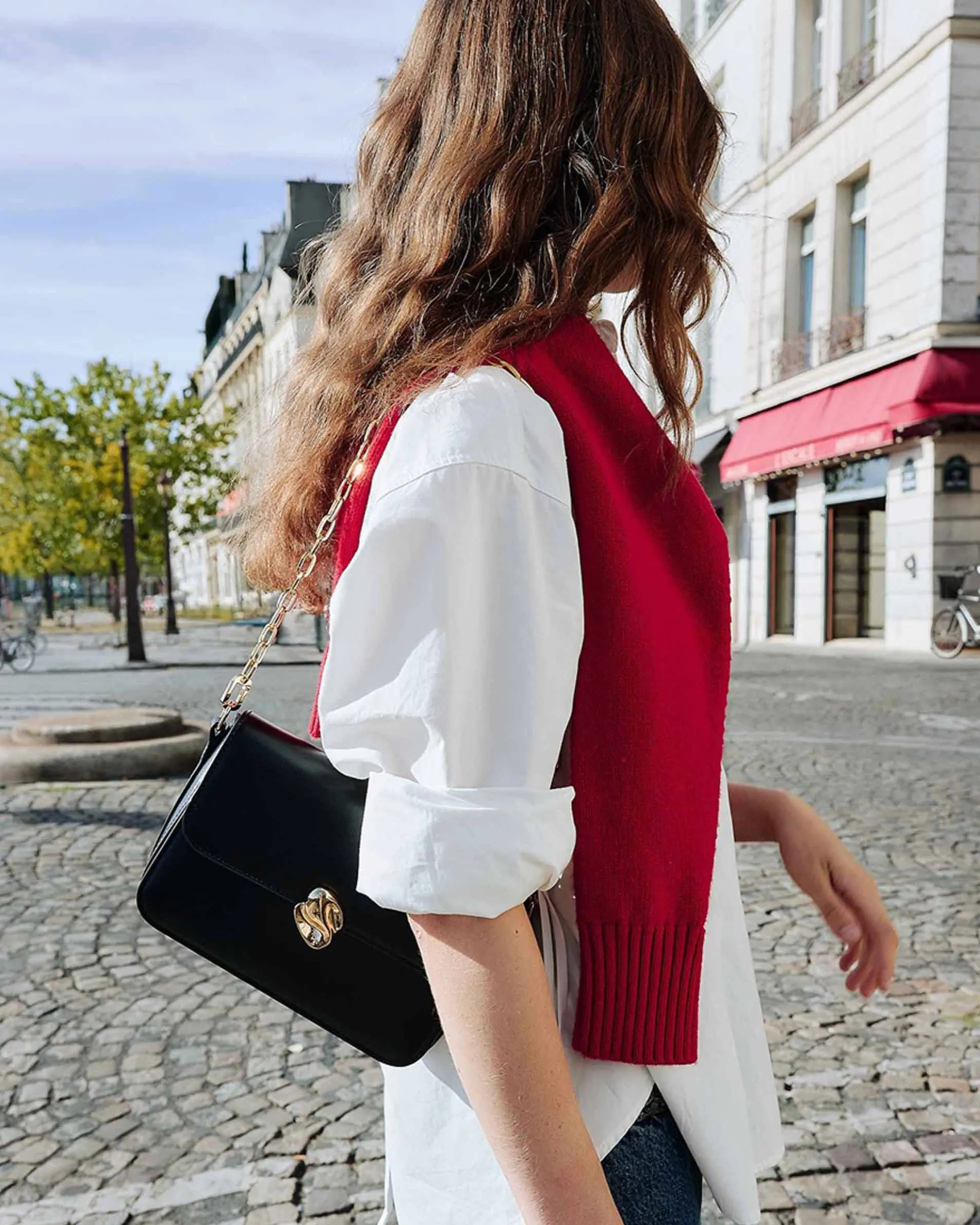 Sac bandoulière en cuir de vachette noir Le jules