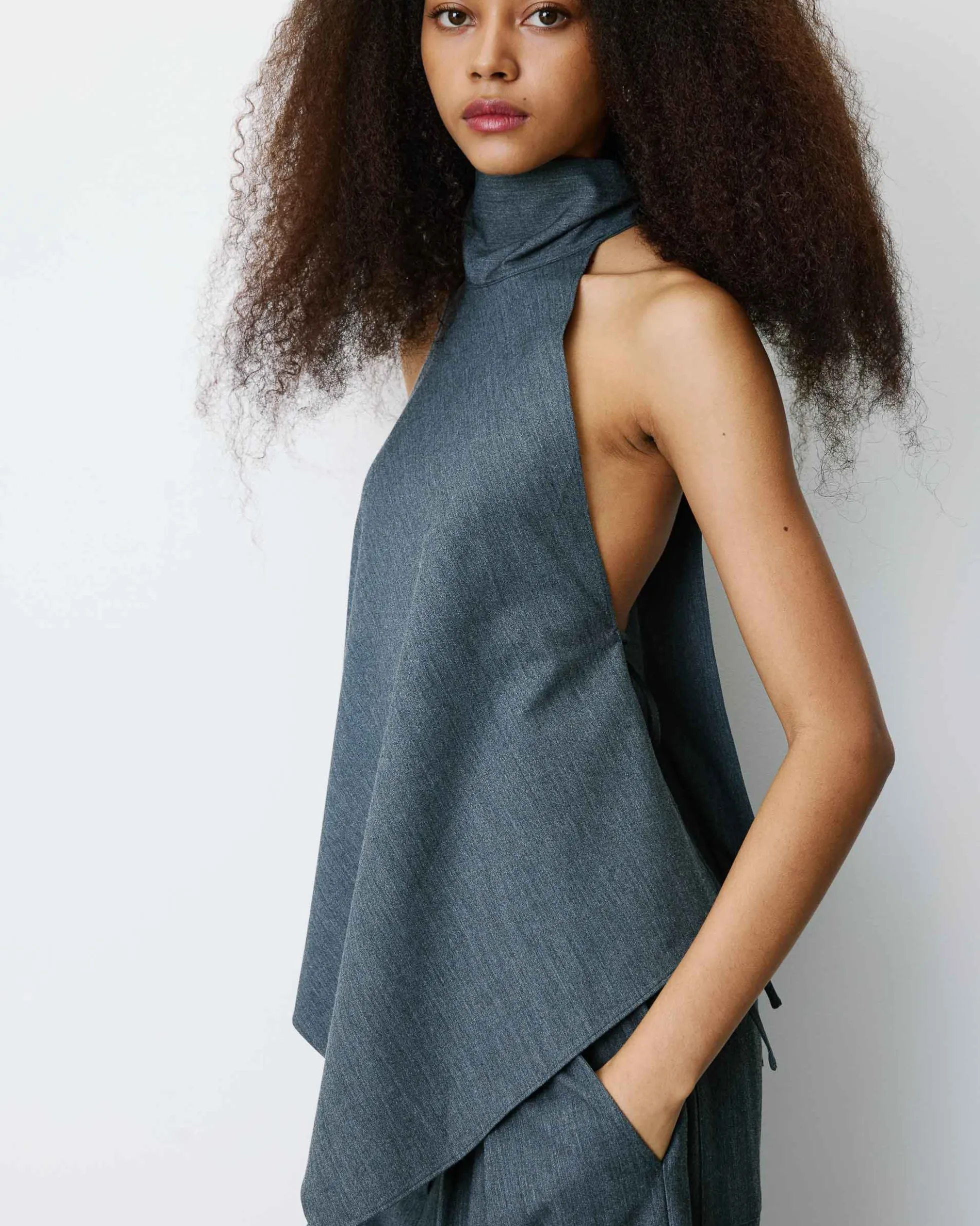 Top asymétrique fluide sans manches dos nu anthracite Binni