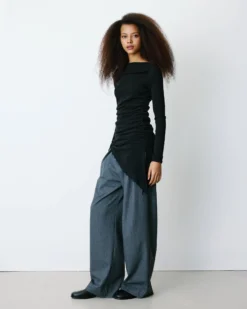 Top asymétrique manches longues bas en dentelle noir Bina