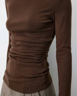 Top drapé asymétrique manches longues chocolat Aurygny