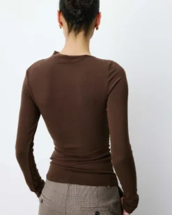 Top drapé asymétrique manches longues chocolat Aurygny