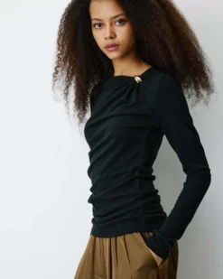 T-shirt drapé près du corps à boucle dorée noir Bijou
