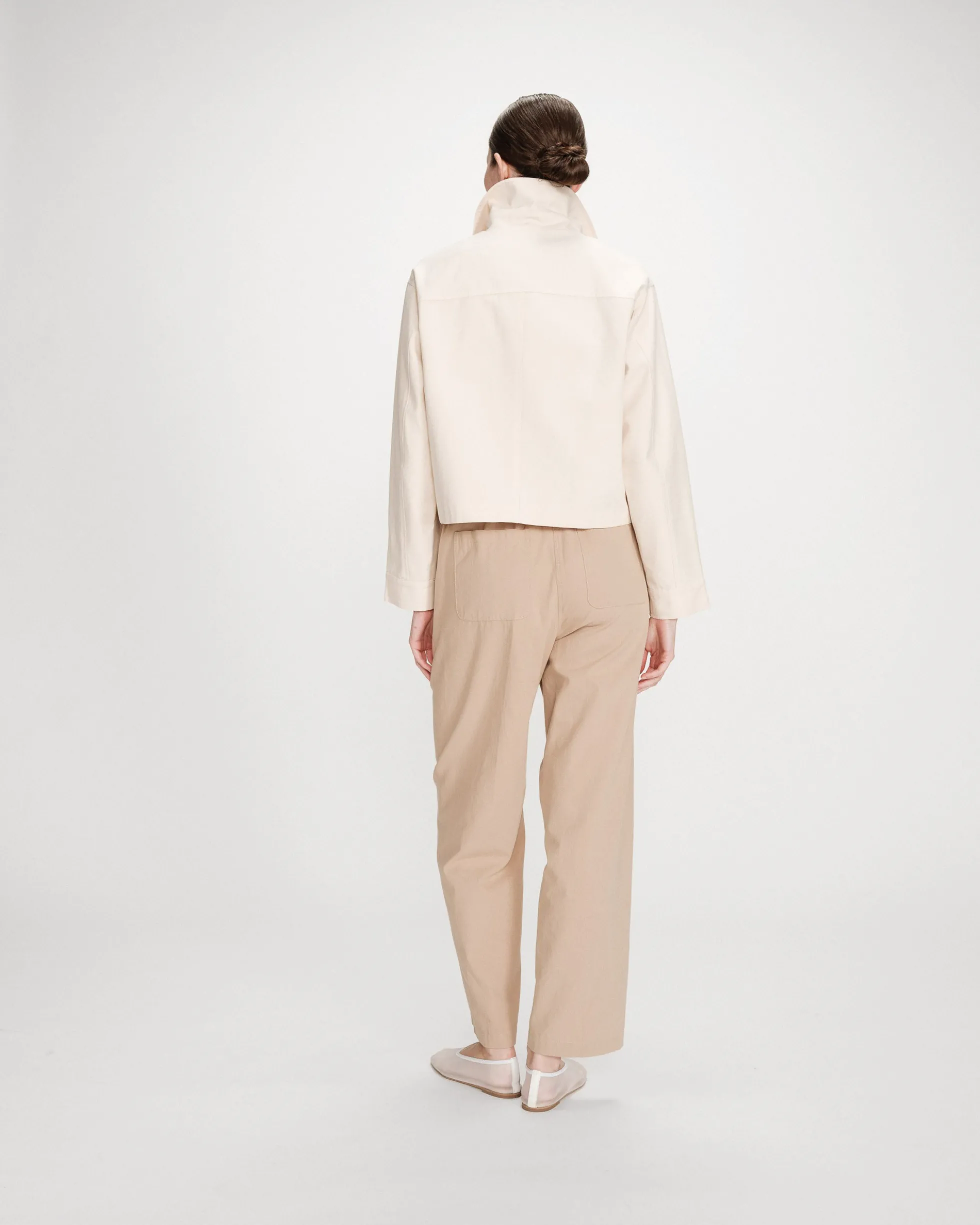 Veste courte en coton boutonnée à poches ecru Veronica