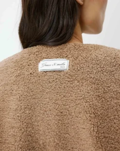 Veste sans manches en fausse shearling taupe Avery