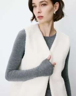 Veste sans manches en fausse shearling ecru Avery