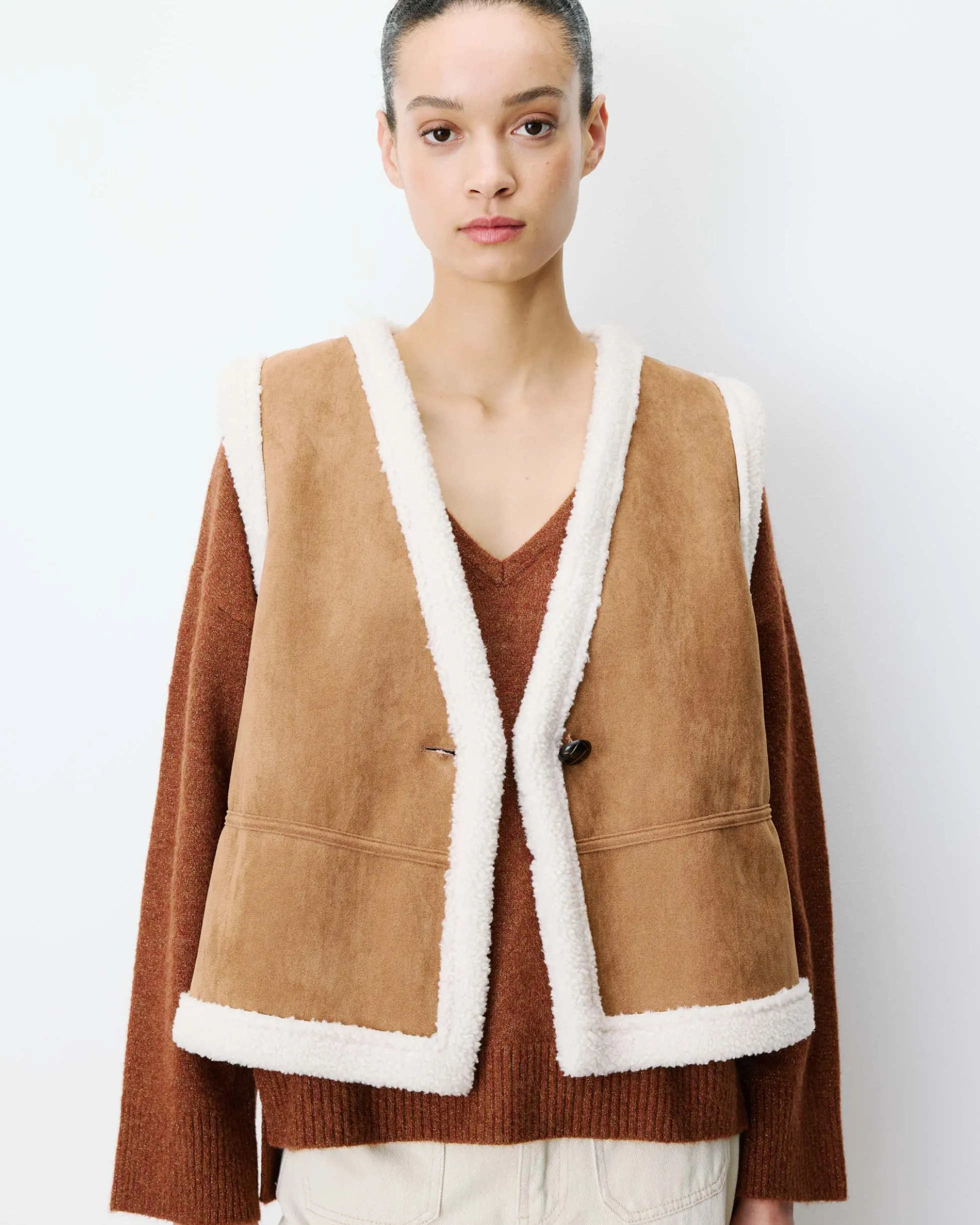 Veste sans manches en fausse shearling col V coffee Anya