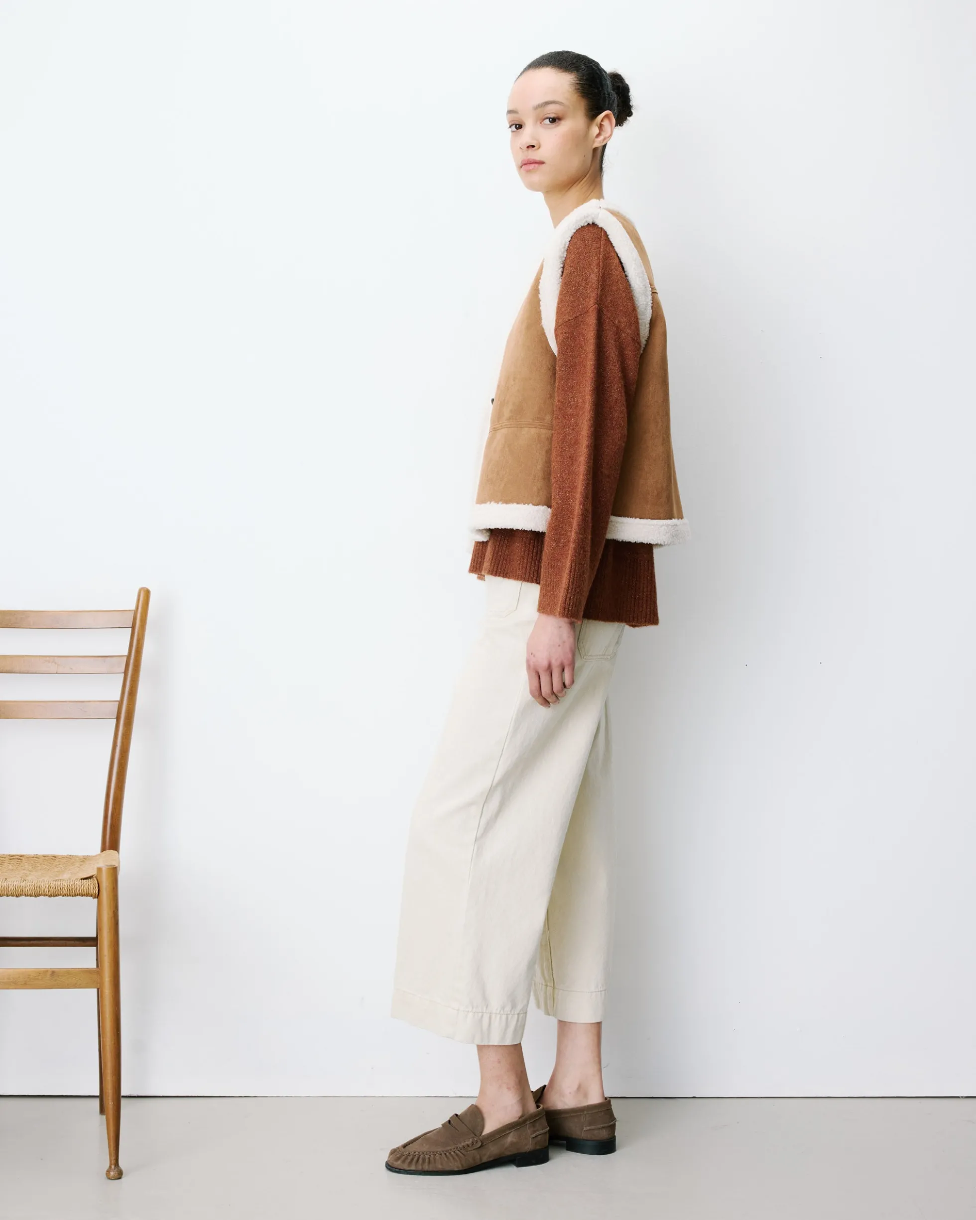 Veste sans manches en fausse shearling col V coffee Anya